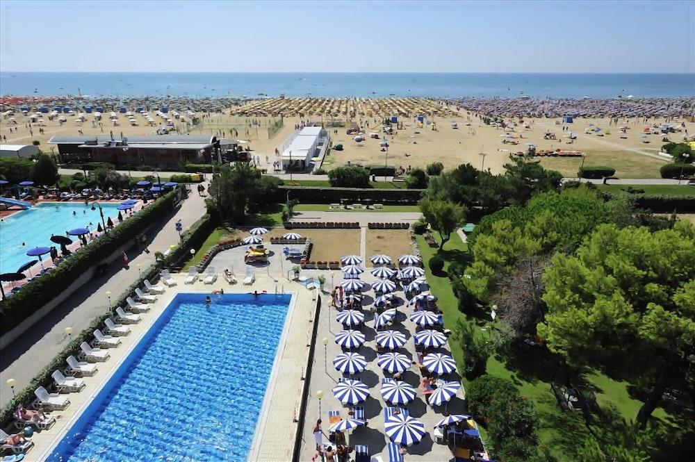 Hotel Danieli Bibione Exterior foto